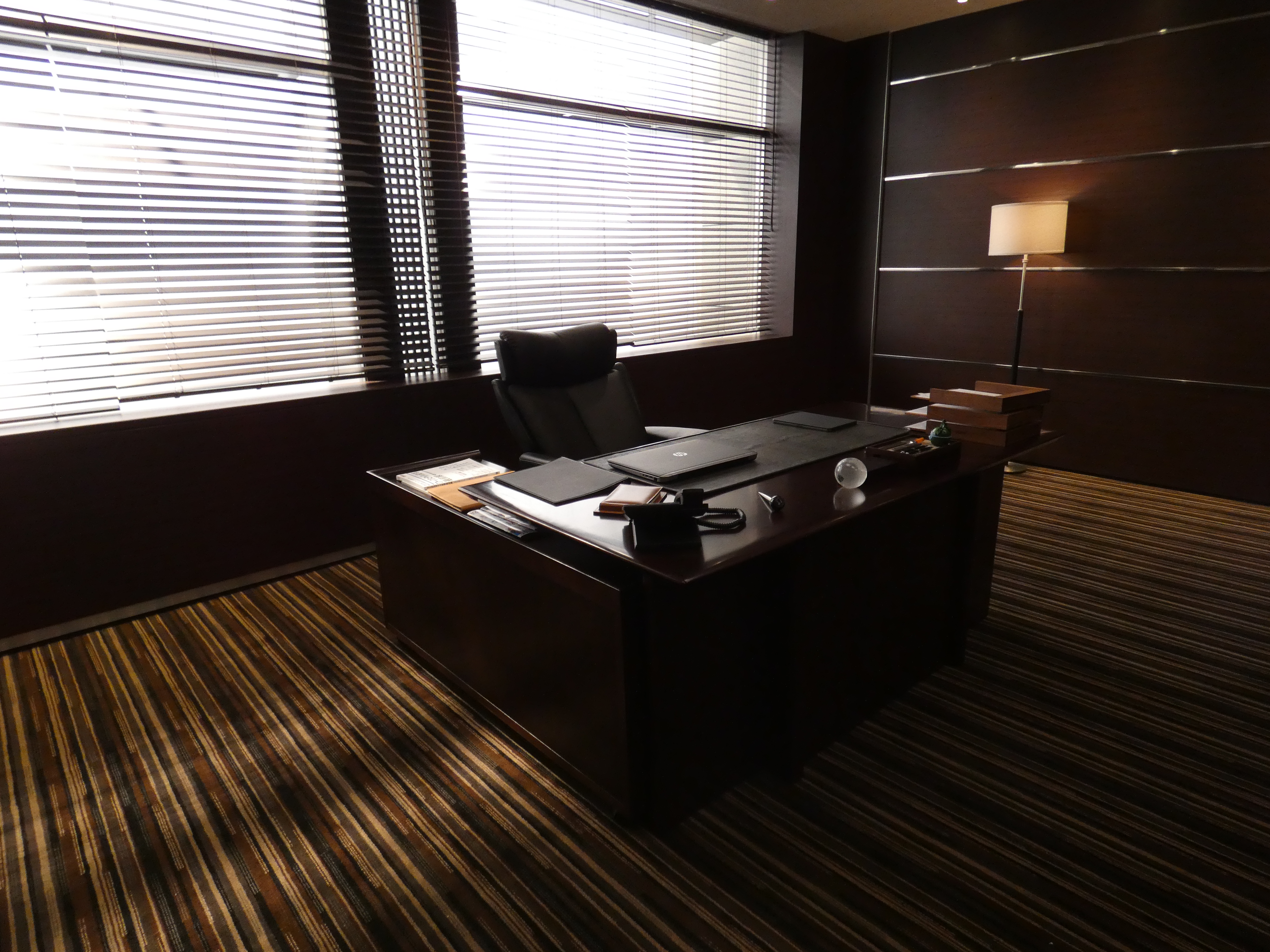 集団左遷!!〈6枚組〉 Amazon.co.jp: 集団左遷【DVD】 : 柴田恭兵, 中村敦夫, 津川雅彦, 高島